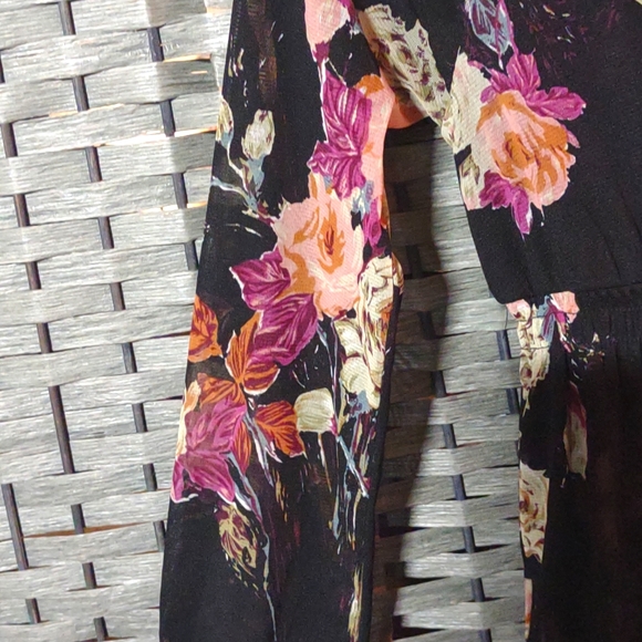 I.N.C. International Concepts Nylon Floral Blouse Empire Waist - Picture 10 of 11